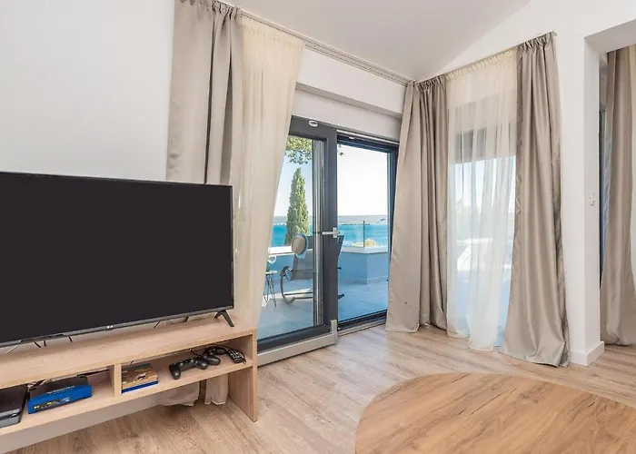 Holiday home Ruby Posedarje